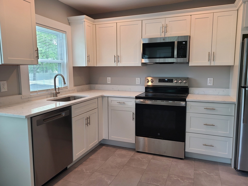 3 bed, 1 bath apartment for rent at 11 Maple Unit 1, Rockland — photo 11 of 30
