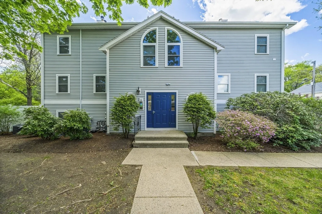 2 bed, 1 bath apartment for rent at 11 Marion St Unit A, Roslindale — photo 1 of 18