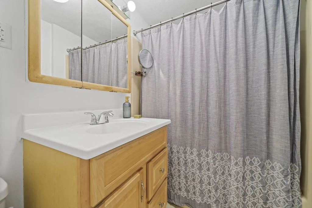 2 bed, 1 bath apartment for rent at 11 Marion St Unit A, Roslindale — photo 12 of 18