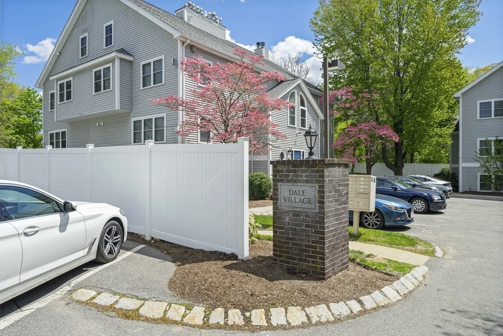 2 bed, 1 bath apartment for rent at 11 Marion St Unit A, Roslindale — photo 17 of 18