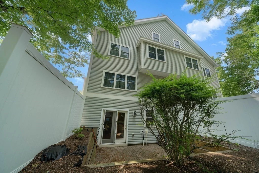 2 bed, 1 bath apartment for rent at 11 Marion St Unit D, Roslindale — photo 10 of 13