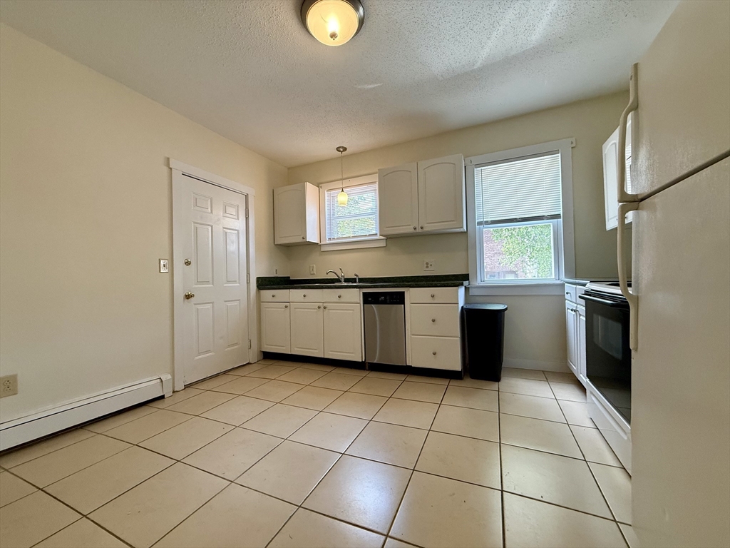 4 bed, 1 bath apartment for rent at 11 Mason Ave Unit 1, North Attleboro — photo 15 of 18