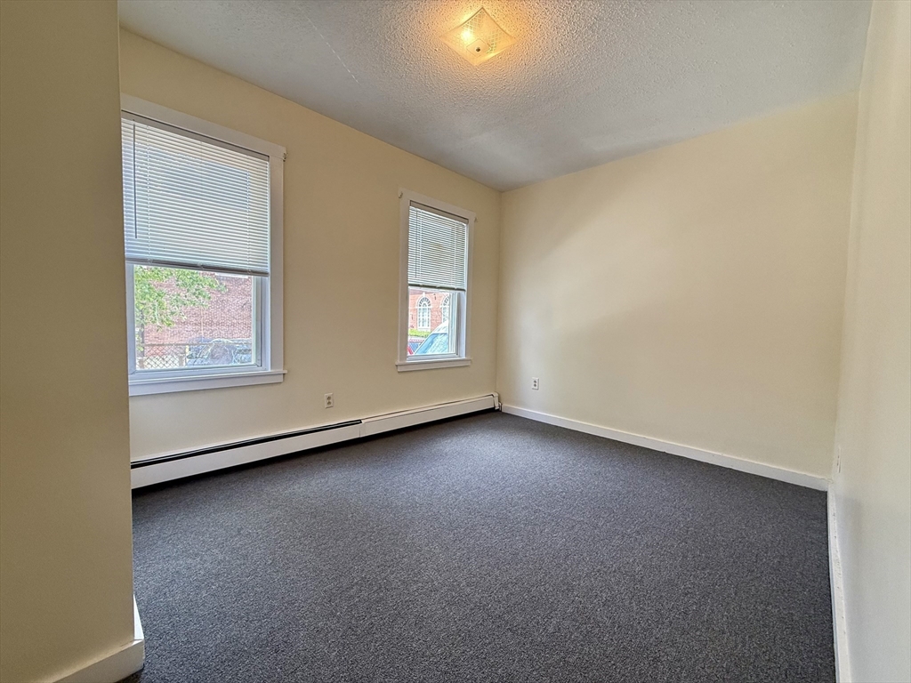 4 bed, 1 bath apartment for rent at 11 Mason Ave Unit 1, North Attleboro — photo 6 of 18