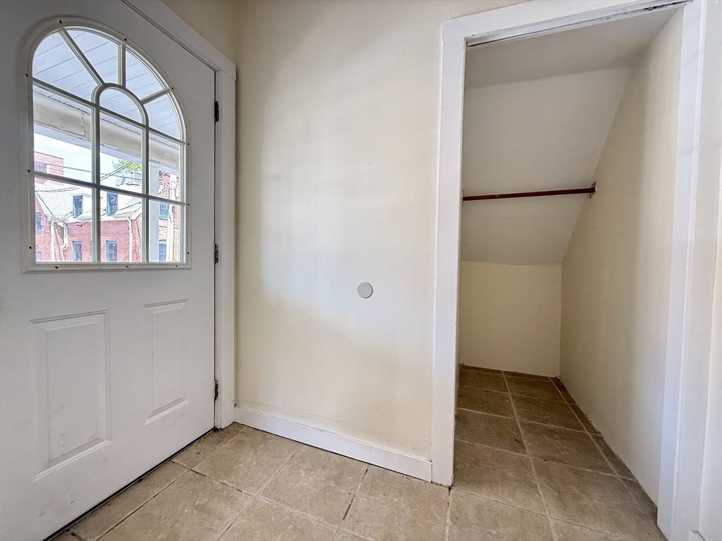 4 bed, 1 bath apartment for rent at 11 Mason Ave Unit 1, North Attleboro — photo 3 of 18