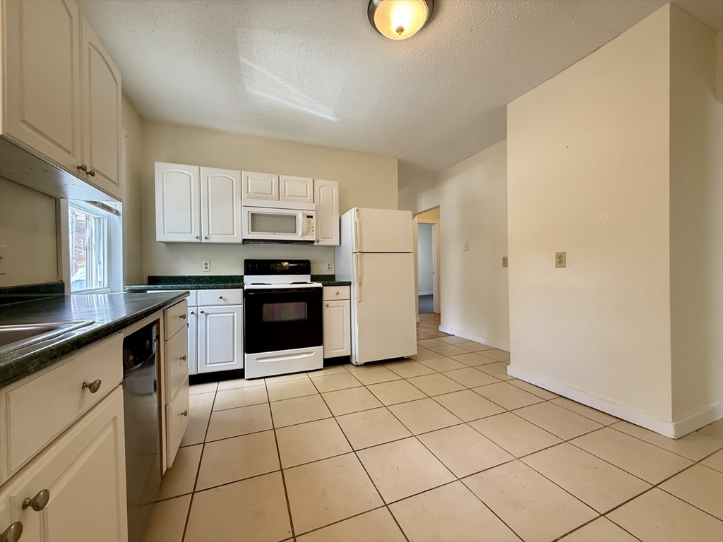 4 bed, 1 bath apartment for rent at 11 Mason Ave Unit 1, North Attleboro — photo 14 of 18