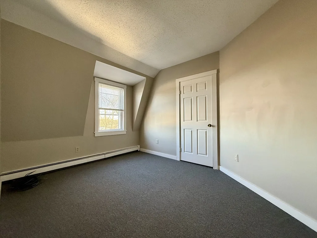 4 bed, 1 bath apartment for rent at 11 Mason Ave Unit 4, North Attleboro — photo 10 of 16