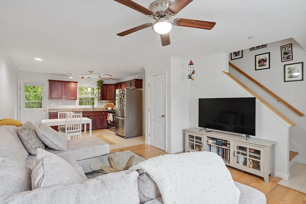 2 bed, 1 bath apartment for rent at 11 Merrimac Way Unit B, Tyngsborough — photo 6 of 24