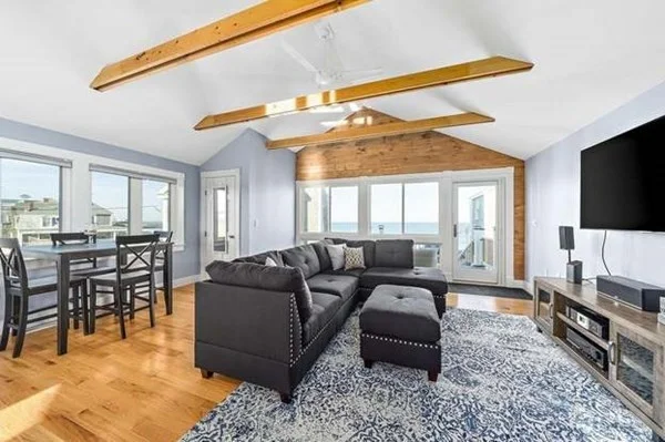 3 bed, 1 bath apartment for rent at 11 Middle, Marshfield — photo 1 of 9
