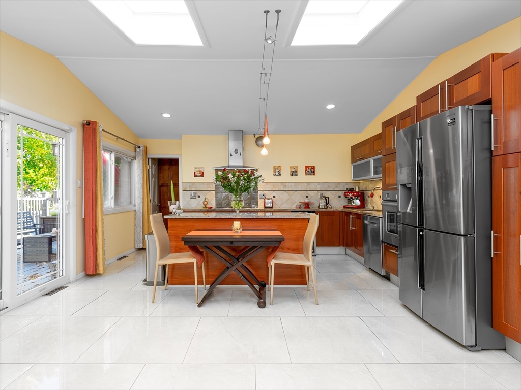 4 bed, 3 bath apartment for rent at 11 Mildred Rd, Newton — photo 5 of 22