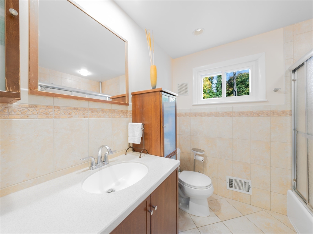 4 bed, 3 bath apartment for rent at 11 Mildred Rd, Newton — photo 15 of 22