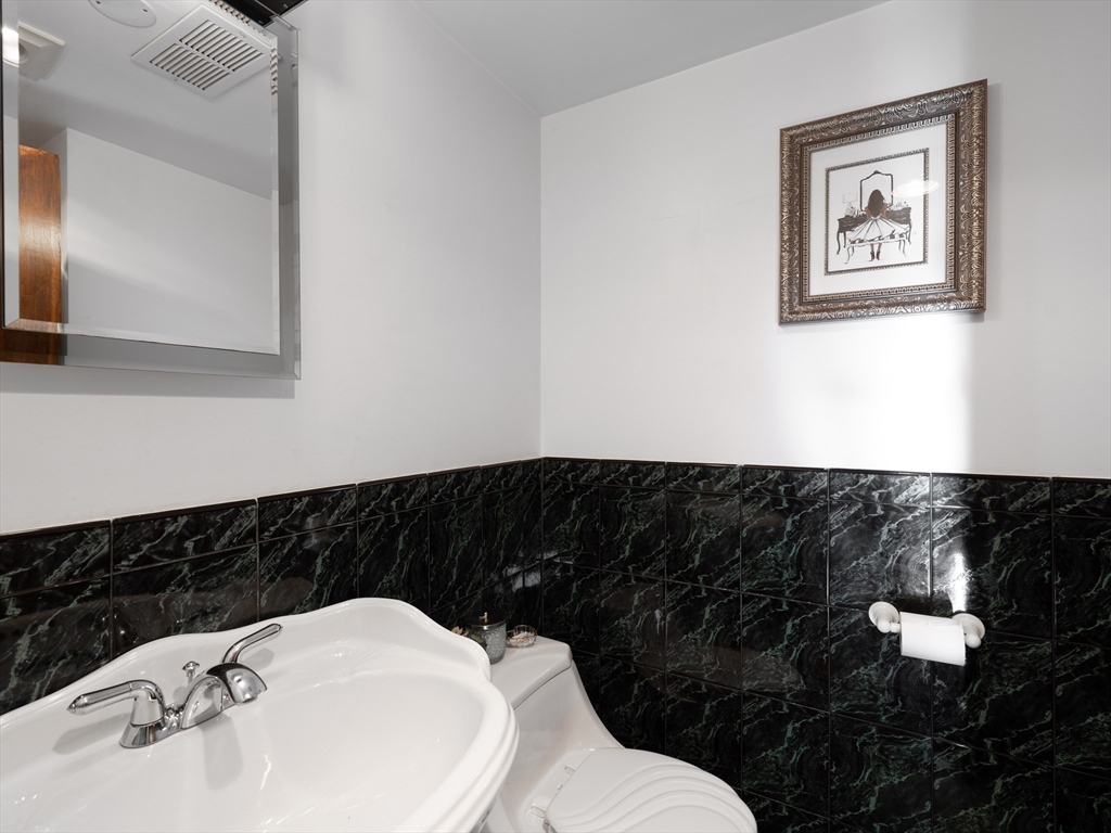 4 bed, 3 bath apartment for rent at 11 Mildred Rd, Newton — photo 17 of 22