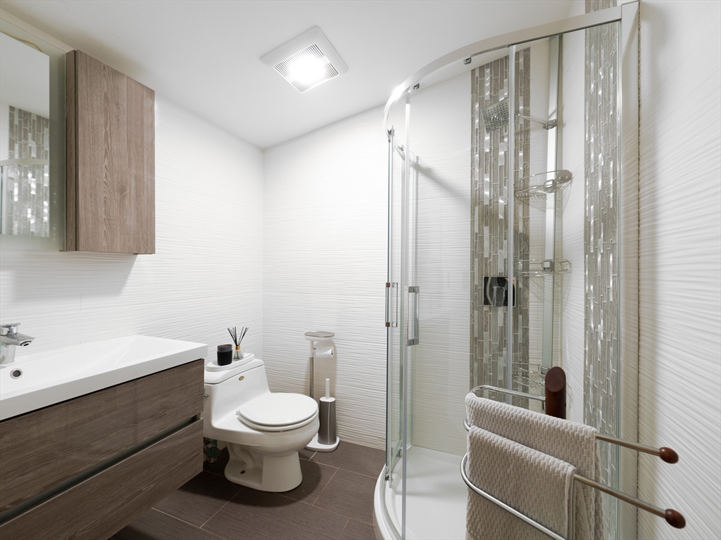 4 bed, 3 bath apartment for rent at 11 Mildred Rd Unit 0, Newton — photo 11 of 22