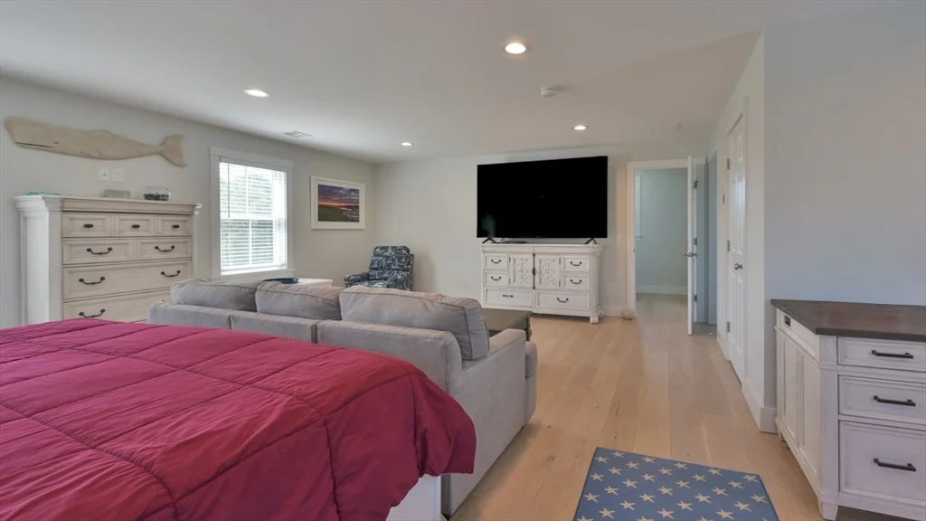 4 bed, 4+ bath apartment for rent at 11 Miller Ln, Nantucket — photo 3 of 21