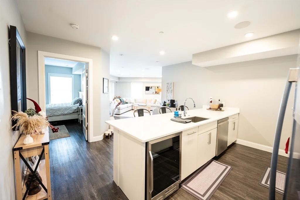 2 bed, 2 bath apartment for rent at 11 Minot Unit 203, Dorchester — photo 8 of 16