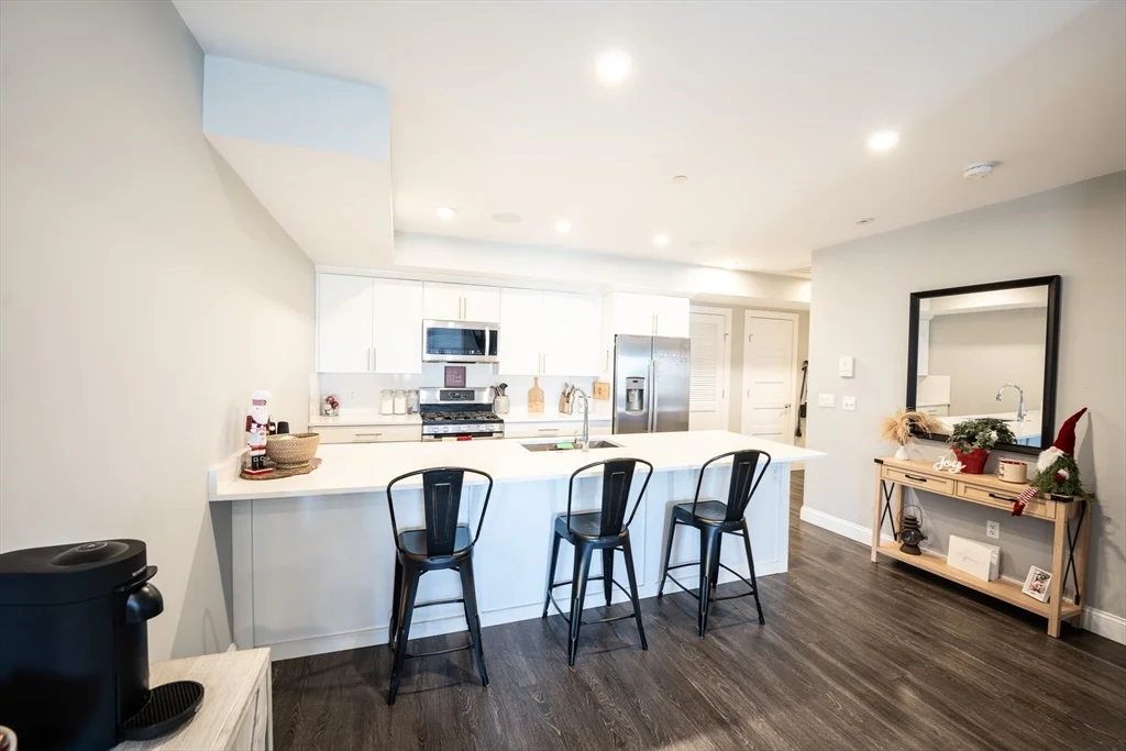 2 bed, 2 bath apartment for rent at 11 Minot Unit 203, Dorchester — photo 3 of 16