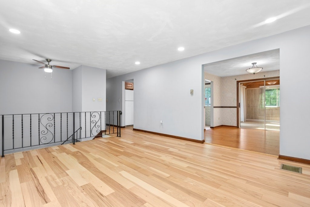 3 bed, 2 bath apartment for rent at 11 Minuteman Way Unit 11, Shrewsbury — photo 4 of 36