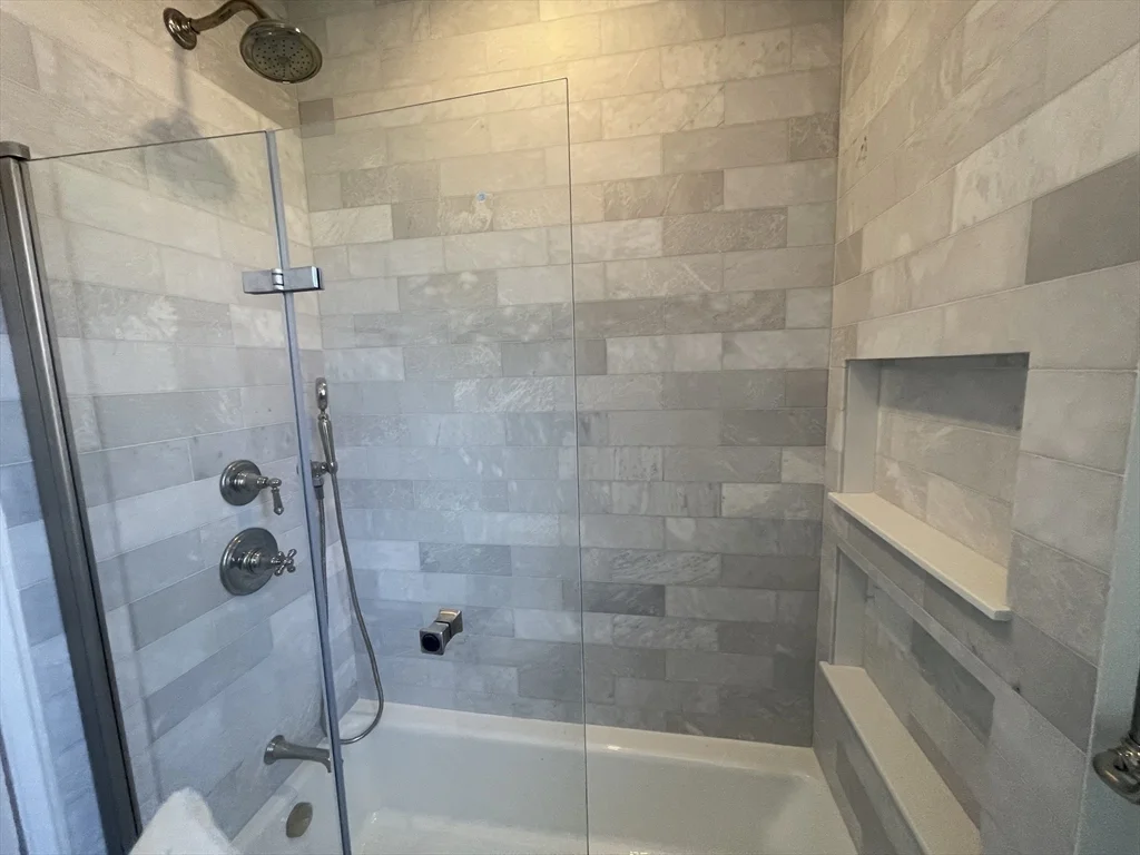 2 bed, 1 bath apartment for rent at 11 Monmouth Ct Unit 6, Brookline — photo 10 of 11