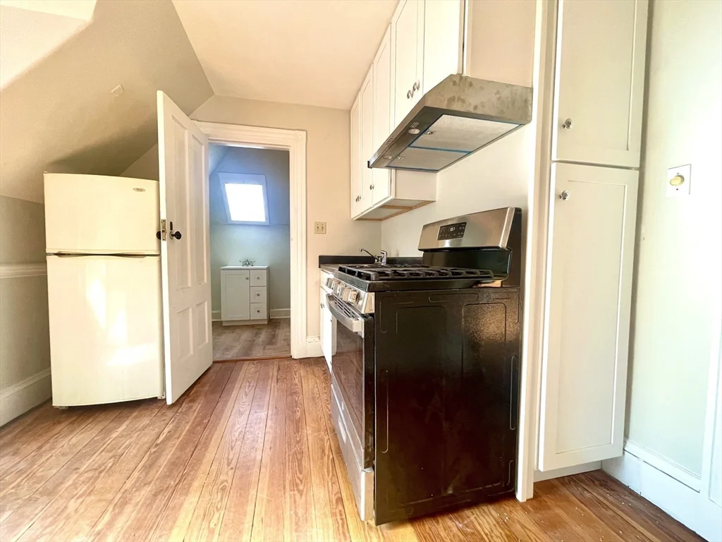 1 bed, 1 bath apartment for rent at 11 Montague St Unit 3, Dorchester — photo 8 of 13