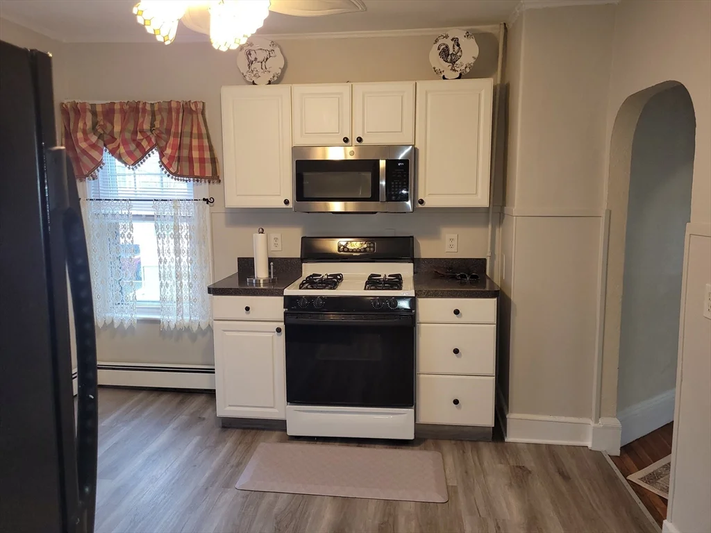 2 bed, 1 bath apartment for rent at 11 Montfern Ave Unit 2, Revere — photo 2 of 13