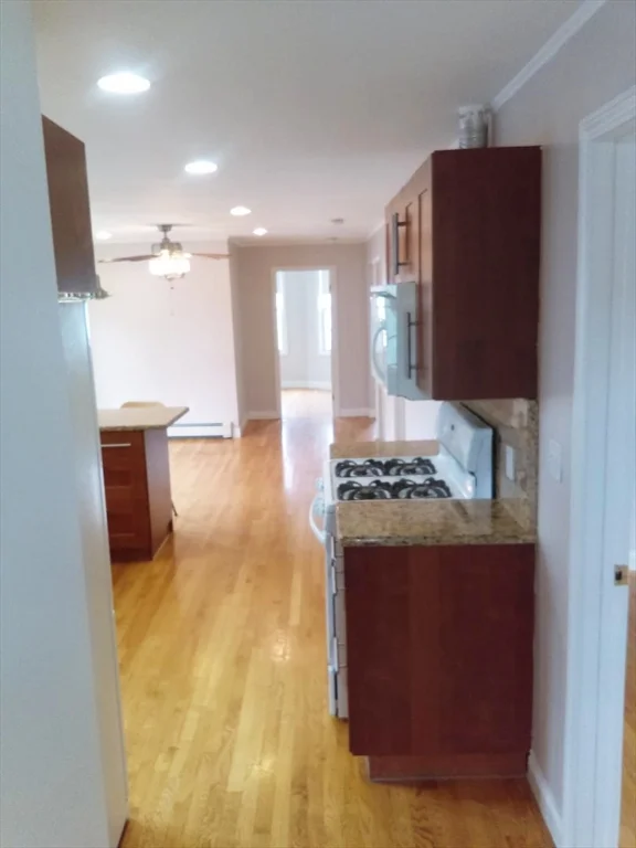 3 bed, 2 bath apartment for rent at 11 Montfern Ave Unit 3, Brighton — photo 3 of 18