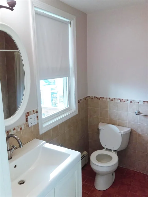 3 bed, 2 bath apartment for rent at 11 Montfern Ave Unit 3, Brighton — photo 12 of 18