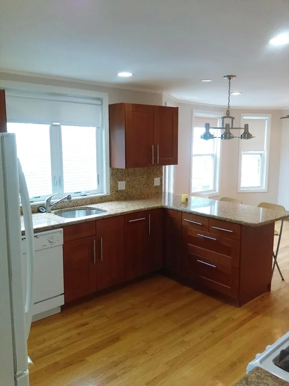 3 bed, 2 bath apartment for rent at 11 Montfern Ave Unit 3, Brighton — photo 2 of 18