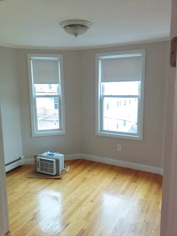 3 bed, 2 bath apartment for rent at 11 Montfern Ave Unit 3, Brighton — photo 5 of 18