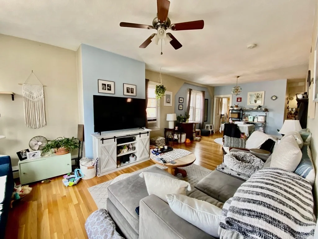 1 bed, 1 bath apartment for rent at 11 Monument Ave Unit 3, Charlestown — photo 1 of 7