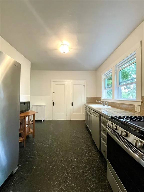 2 bed, 1 bath apartment for rent at 11 Mount Cushing Ter Unit 1, Dorchester — photo 18 of 28