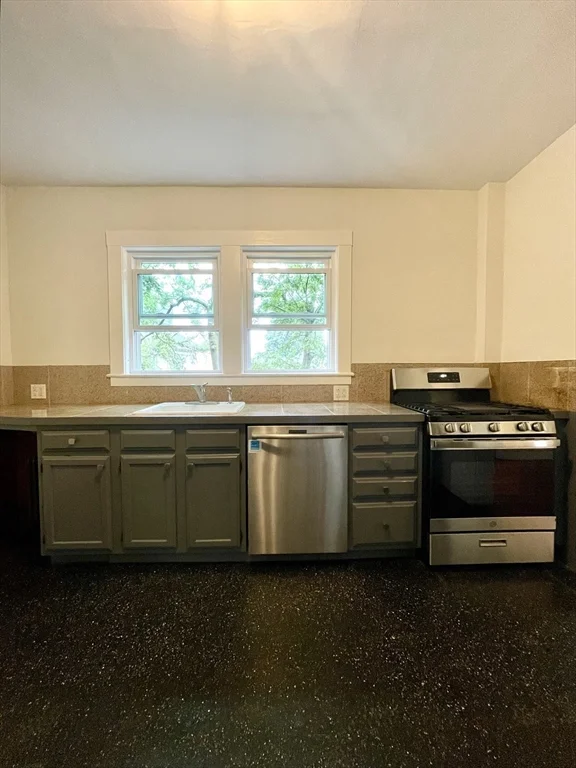 2 bed, 1 bath apartment for rent at 11 Mount Cushing Ter Unit 1, Dorchester — photo 21 of 28