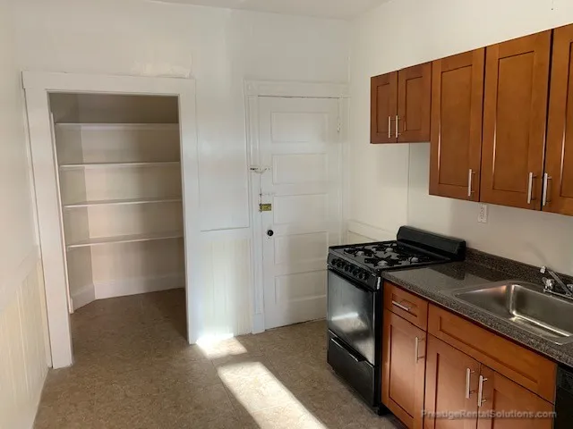 3 bed, 1 bath apartment for rent at 11 Mount Hood Rd Unit 1, Brighton — photo 12 of 24