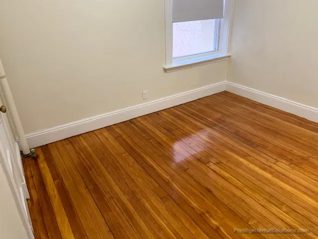 3 bed, 1 bath apartment for rent at 11 Mount Hood Rd Unit 1, Brighton — photo 5 of 24