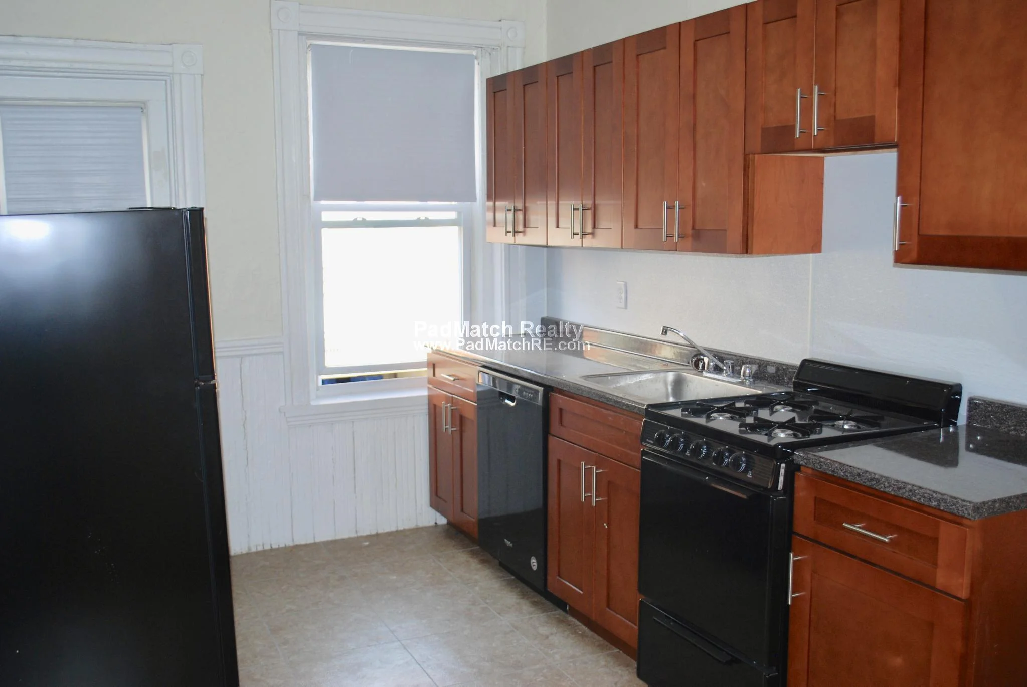 3 split bed, 1 bath apartment for rent at 11 Mount Hood Rd Unit 4, Brighton — photo 3 of 17
