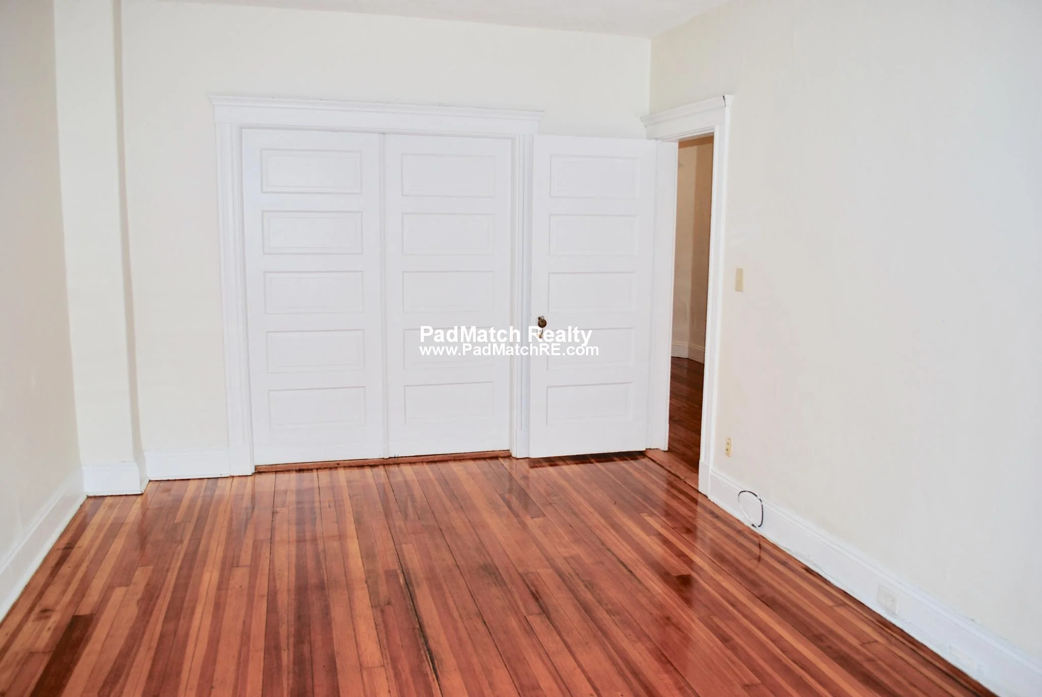 3 split bed, 1 bath apartment for rent at 11 Mount Hood Rd Unit 4, Brighton — photo 2 of 17