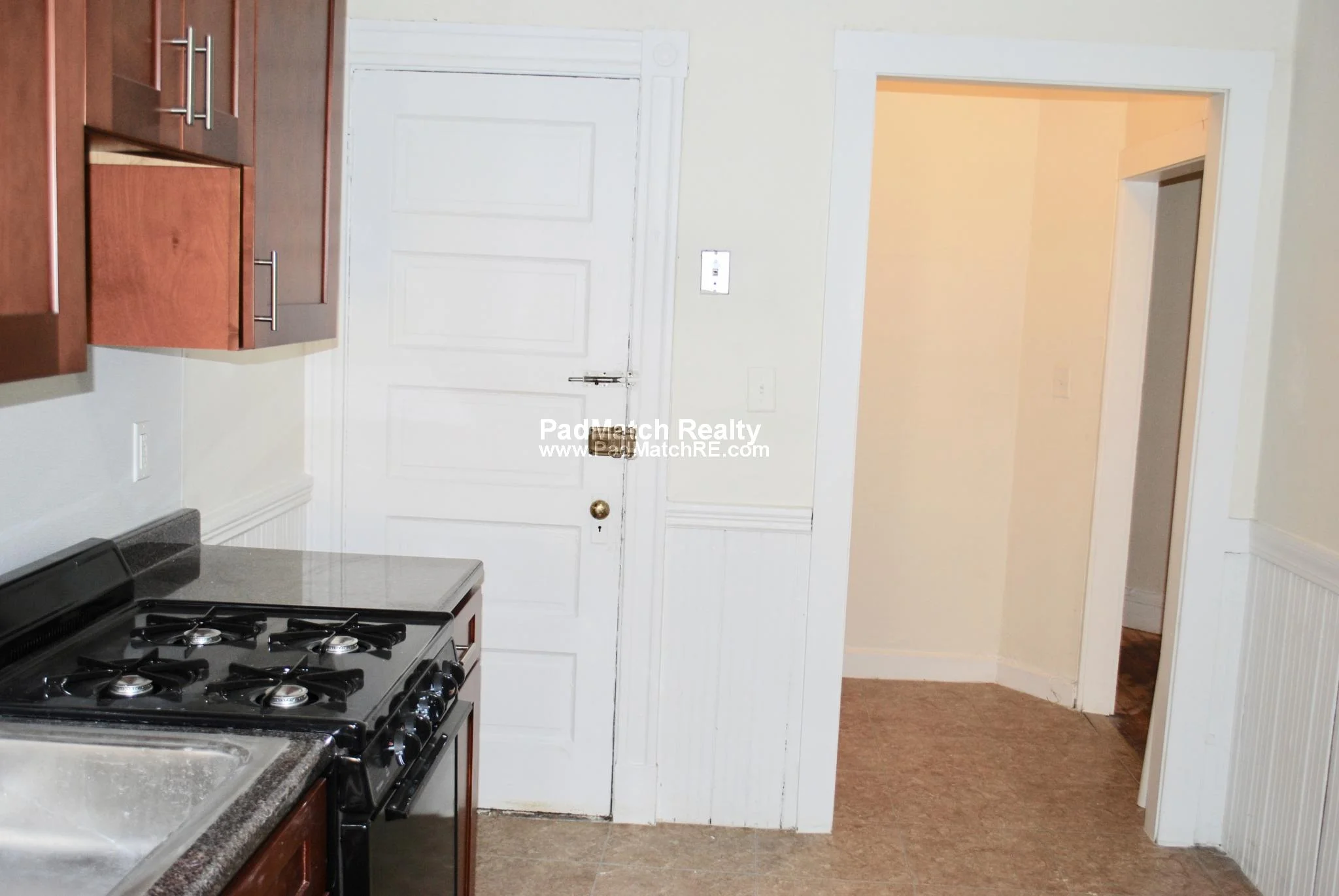 3 split bed, 1 bath apartment for rent at 11 Mount Hood Rd Unit 4, Brighton — photo 4 of 17