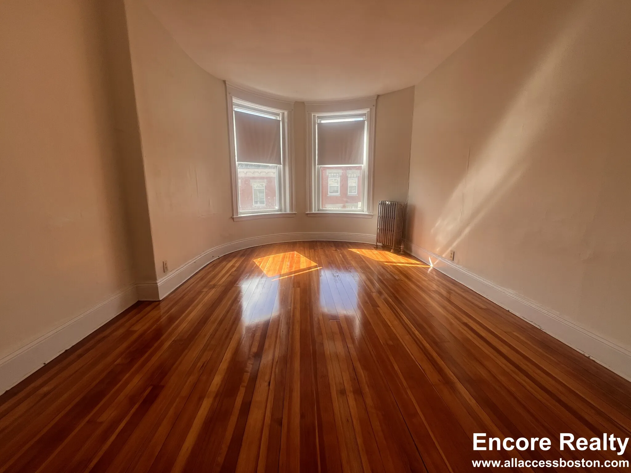 3 bed, 1 bath apartment for rent at 11 Mount Hood Rd Unit 5, Brighton — photo 3 of 10