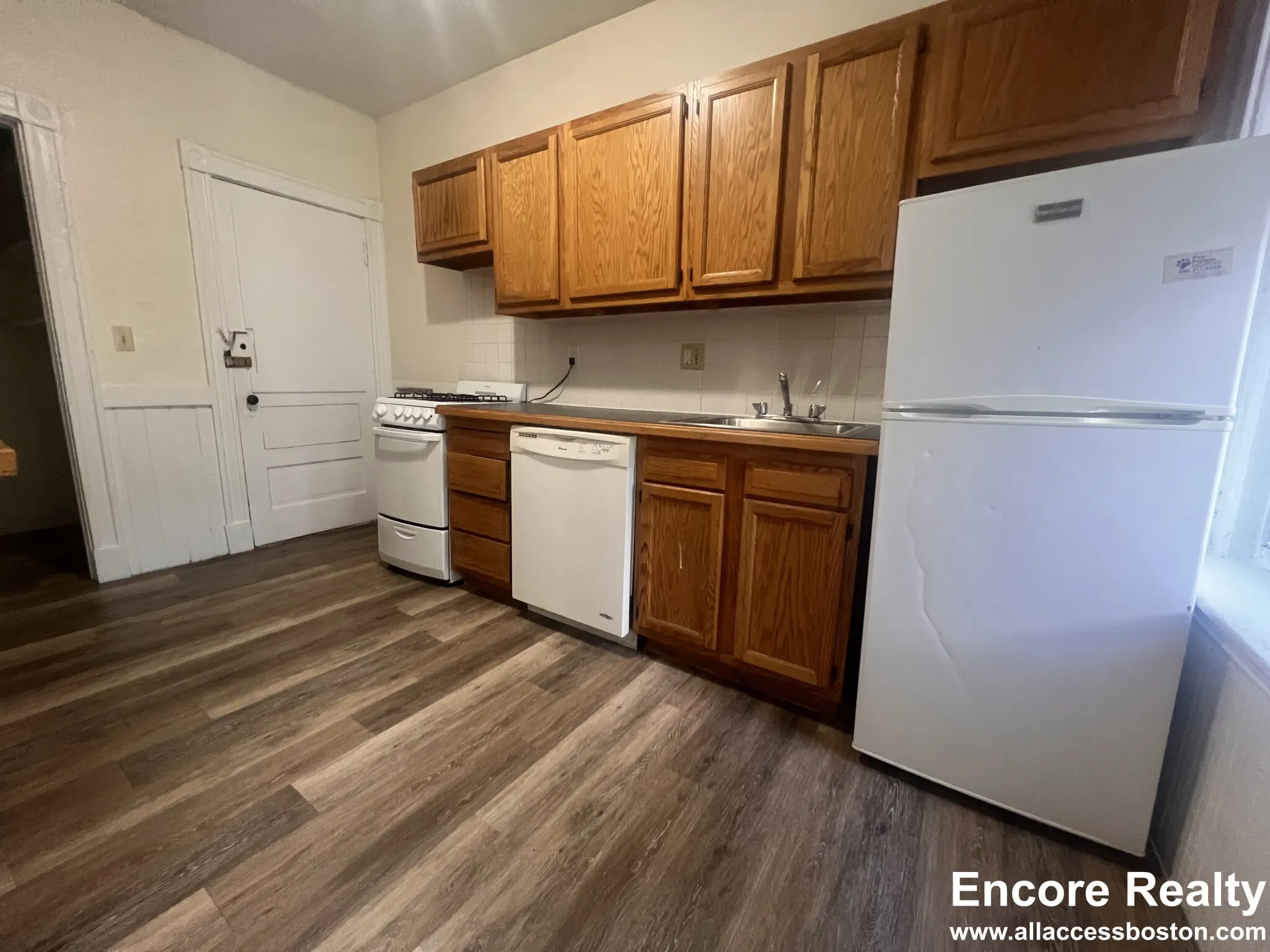 3 bed, 1 bath apartment for rent at 11 Mount Hood Rd Unit 5, Brighton
