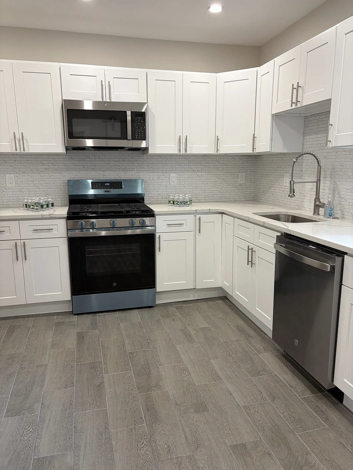 3 bed, 2 bath apartment for rent at 11 Mount Pleasant St Unit 1, Waltham — photo 2 of 18