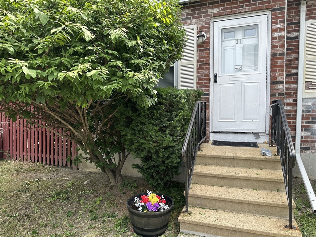 2 bed, 1 bath apartment for rent at 11 Myrtle St Unit 11, Brickbottom-Inner Belt — photo 1 of 19