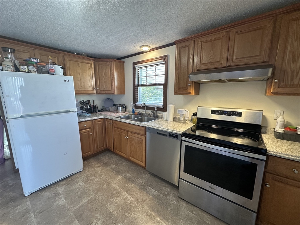 2 bed, 1 bath apartment for rent at 11 Myrtle St Unit 11, Brickbottom-Inner Belt — photo 6 of 19