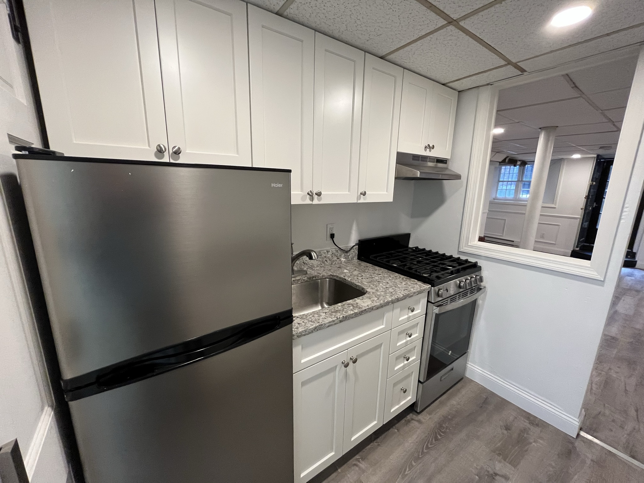 Studio bed, 1 bath apartment for rent at 11 Myrtle St Unit 11B, Beacon Hill — photo 7 of 9