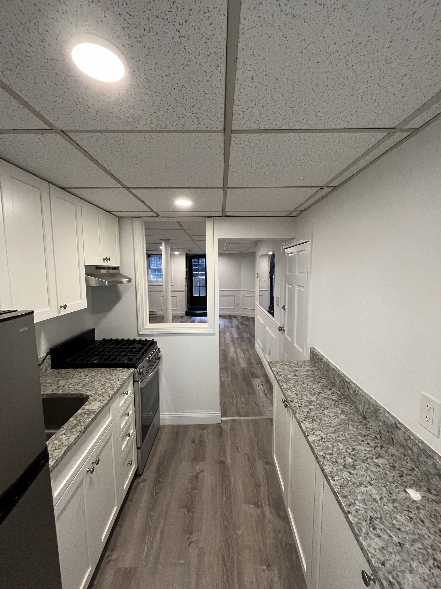 Studio bed, 1 bath apartment for rent at 11 Myrtle St Unit 11B, Beacon Hill — photo 8 of 9