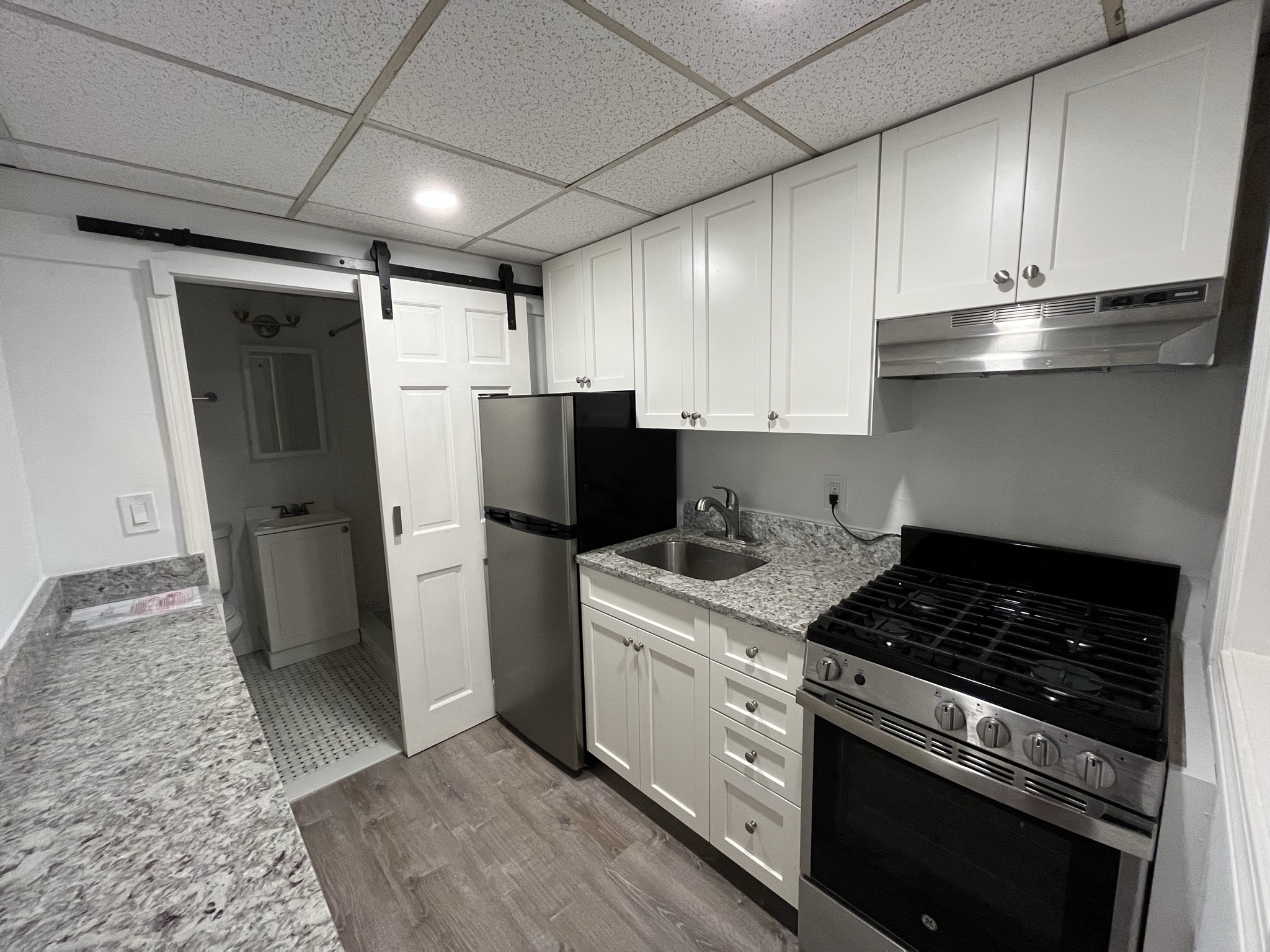 Studio bed, 1 bath apartment for rent at 11 Myrtle St Unit 11B, Beacon Hill — photo 5 of 9