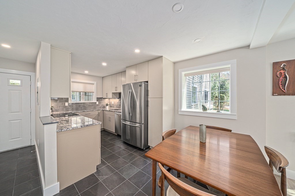 2 bed, 1 bath apartment for rent at 11 Nancy Rd Unit 4, Easton — photo 4 of 24