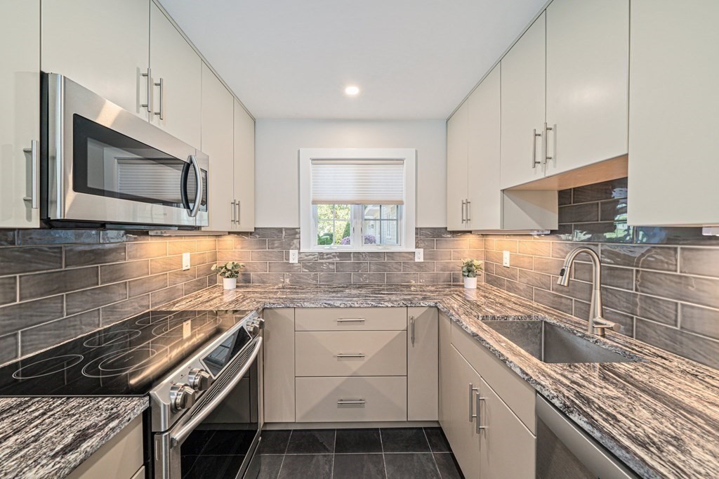 2 bed, 1 bath apartment for rent at 11 Nancy Rd Unit 4, Easton