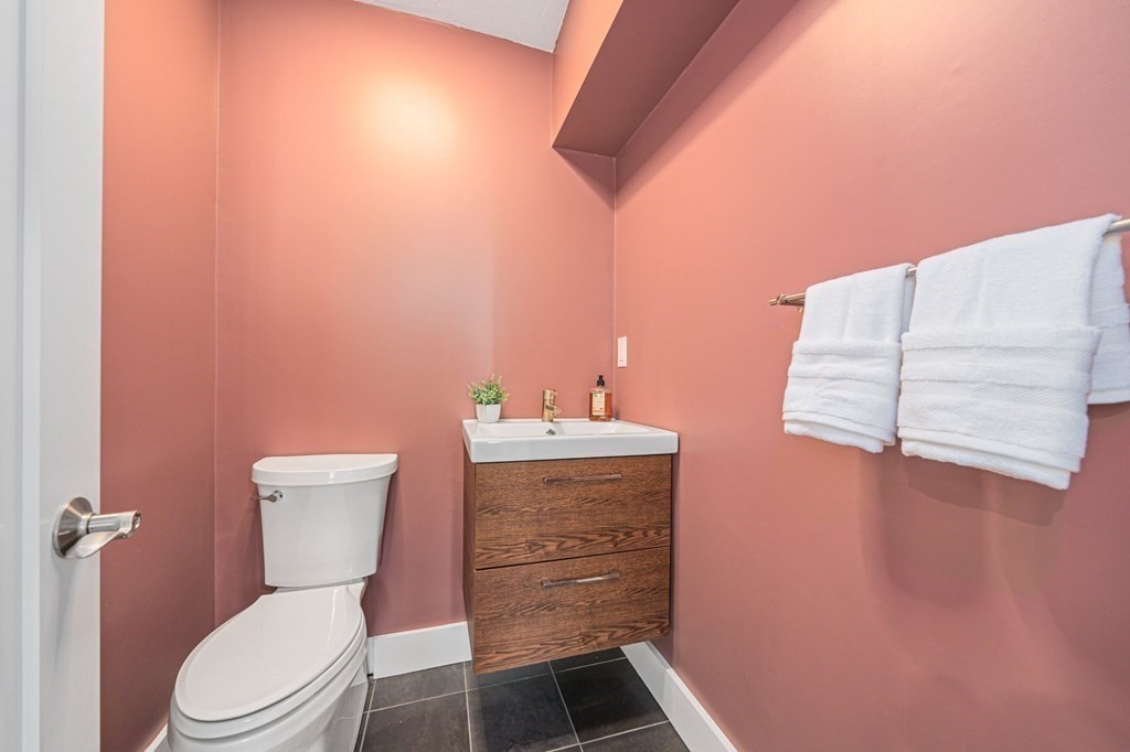 2 bed, 1 bath apartment for rent at 11 Nancy Rd Unit 4, Easton — photo 10 of 24