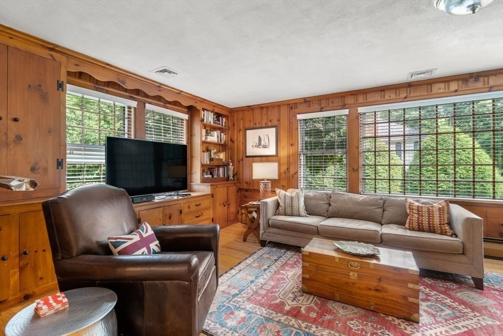 4 bed, 2 bath apartment for rent at 11 Nantucket Rd Unit 11, Wellesley — photo 13 of 23