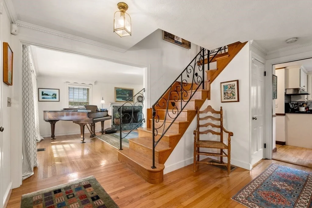 4 bed, 2 bath apartment for rent at 11 Nantucket Rd Unit 11, Wellesley — photo 7 of 23