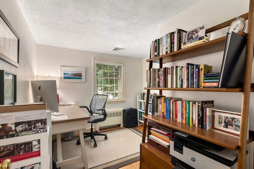4 bed, 2 bath apartment for rent at 11 Nantucket Rd Unit 11, Wellesley — photo 16 of 23