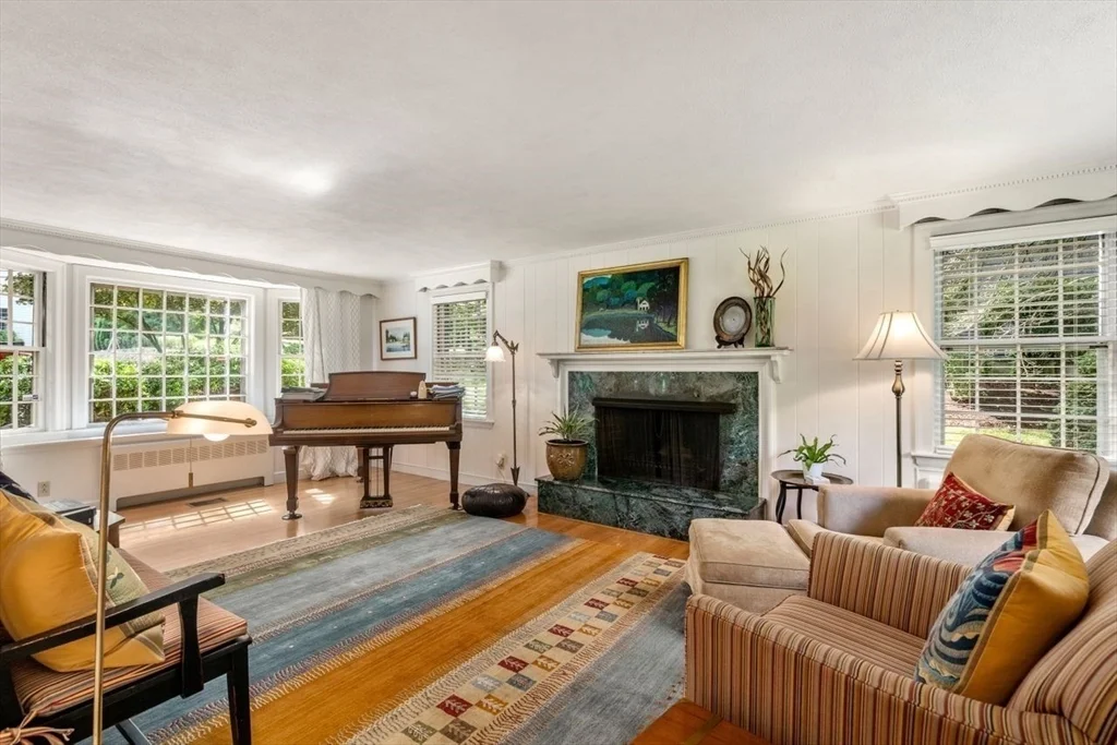 4 bed, 2 bath apartment for rent at 11 Nantucket Rd Unit 11, Wellesley — photo 6 of 23